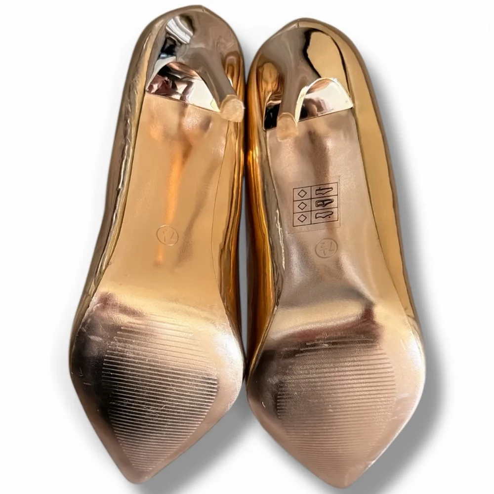 AKIRA Rose Gold Pointed Toe Stiletto Heels Size 7.5